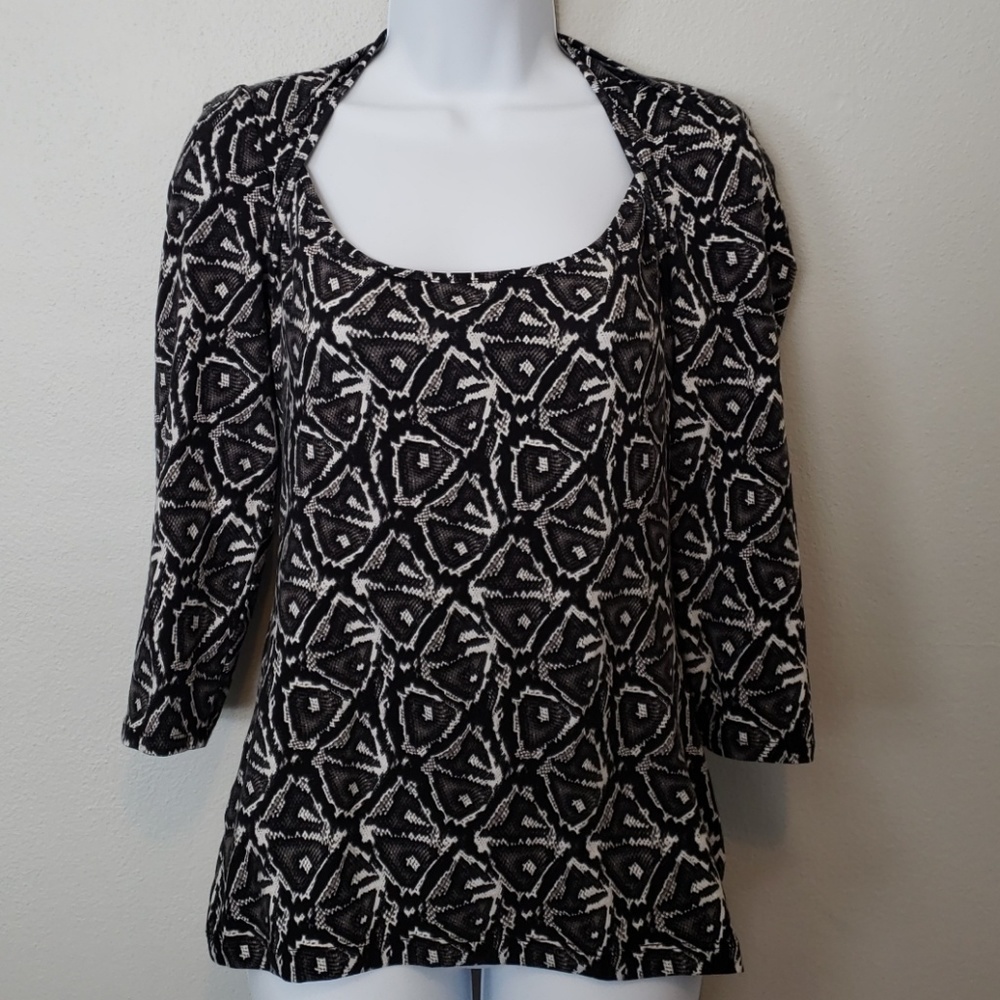 GUESS top